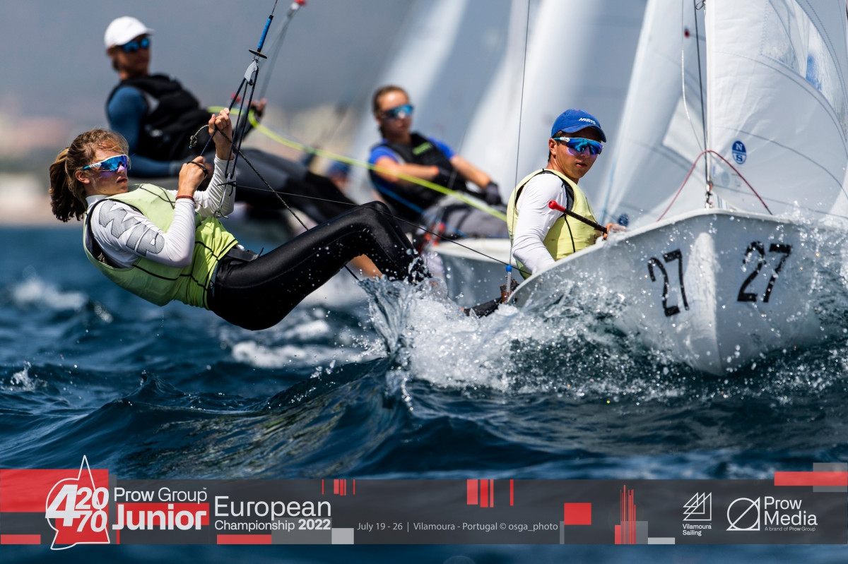 Lucie de Gennes et Matisse Pacaud, Champion d'Europe 470 Mixed en 2022 à Vilamoura.